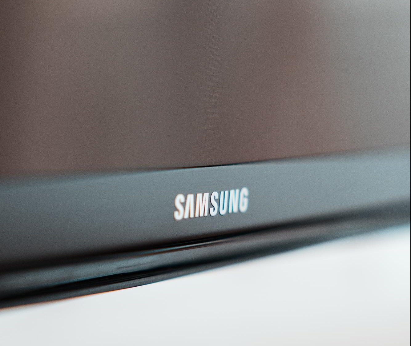 How do I stop my Samsung TV sound popping? - The Big Tech Question